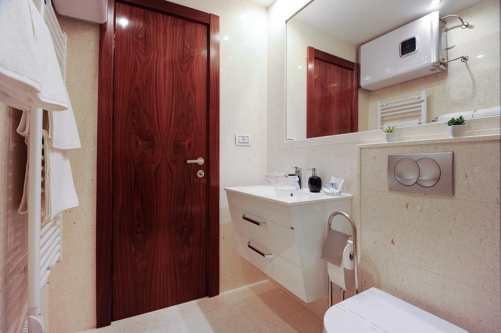 Main Street Studio And Rooms زادار المظهر الخارجي الصورة